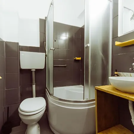 Apartment Rooftop Nearby Stadium *