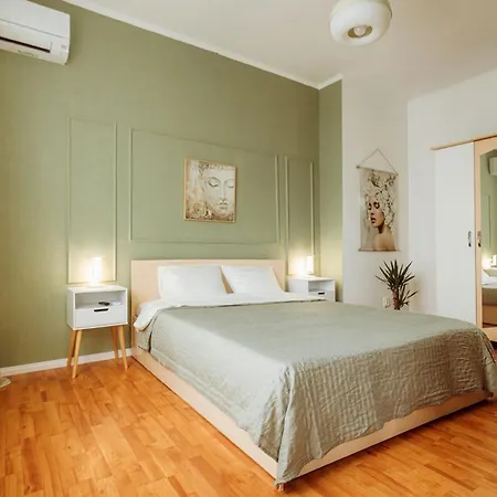 Apartament Rooftop Nearby Stadium Bucureşti