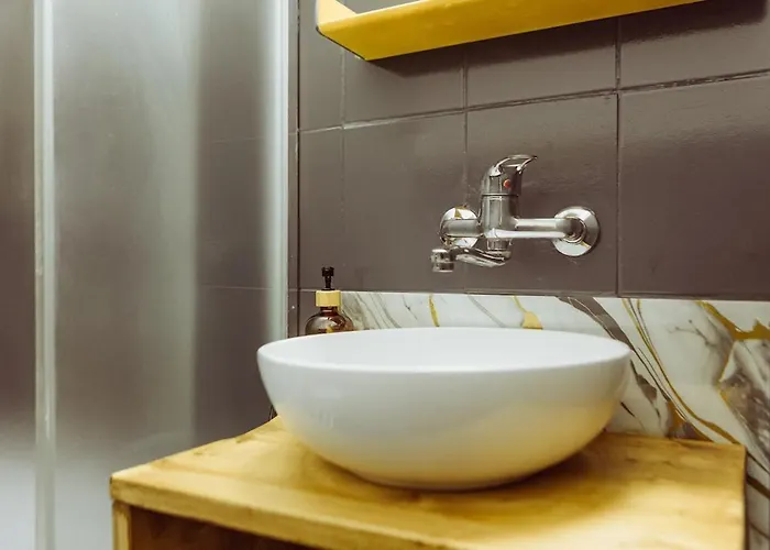 Apartment Rooftop Nearby Stadium *